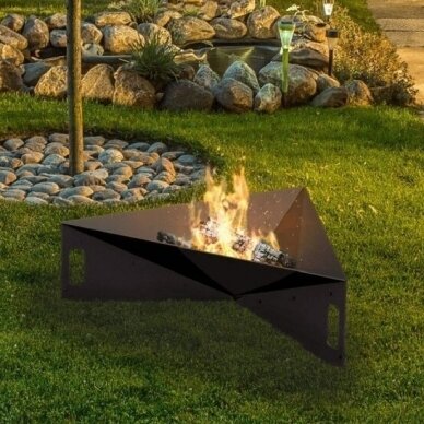 KRATKI PYRAMID fire pit