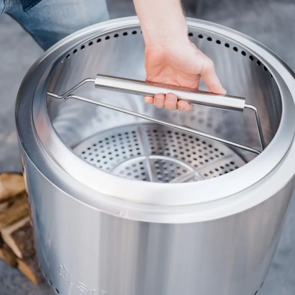 SOLO STOVE BONFIRE 2.0 – metalinė bedūmė laužavietė rankena